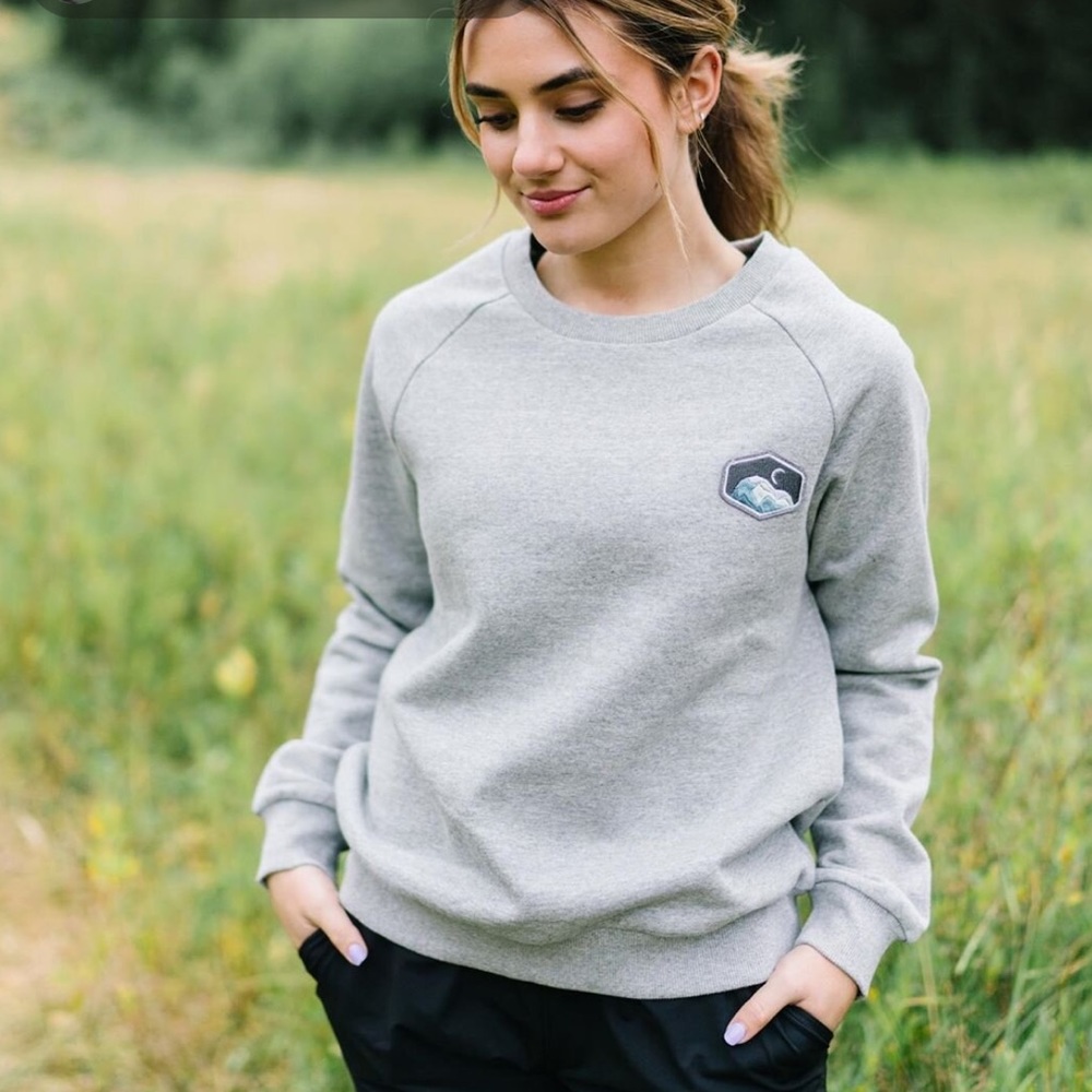 Zyia Mountain Patch Gray Crew Neck Sweatshirt, Si… - image 1